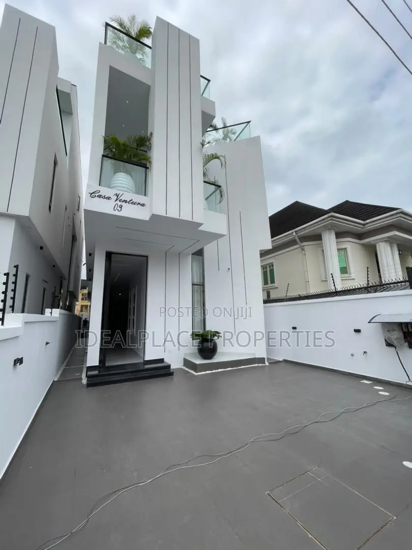 5bdrm Duplex in Ikota for sale