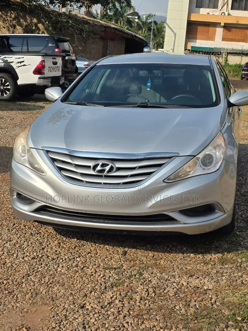 Hyundai Sonata SE 2.0T Sedan FWD (2.0L 4cyl 6A) 2012 Silver
