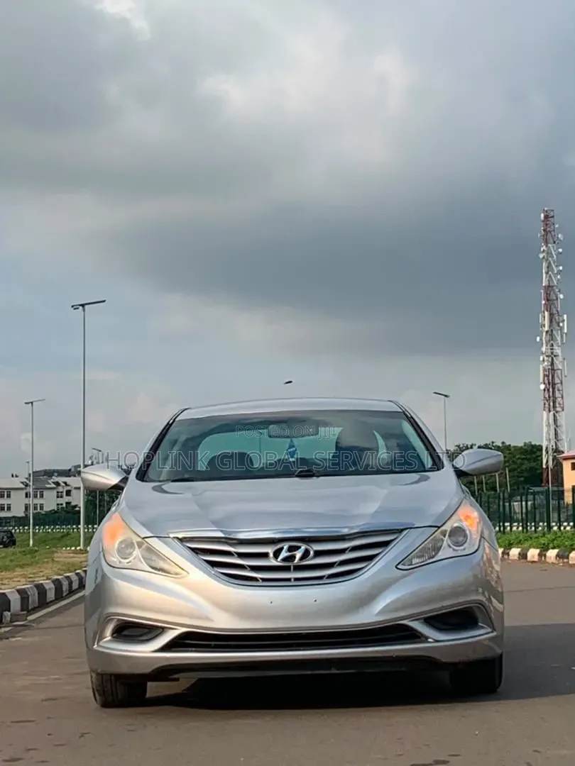 Hyundai Sonata SE 2.0T Sedan FWD (2.0L 4cyl 6A) 2012 Silver