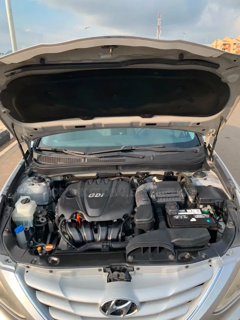 Hyundai Sonata SE 2.0T Sedan FWD (2.0L 4cyl 6A) 2012 Silver