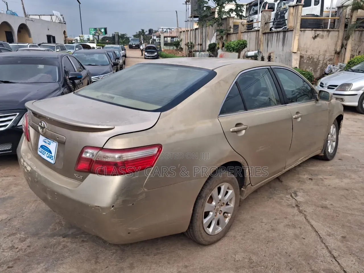 Toyota Camry XLE V6 4dr Sedan (3.5L 6cyl 6AM) 2007 Gold