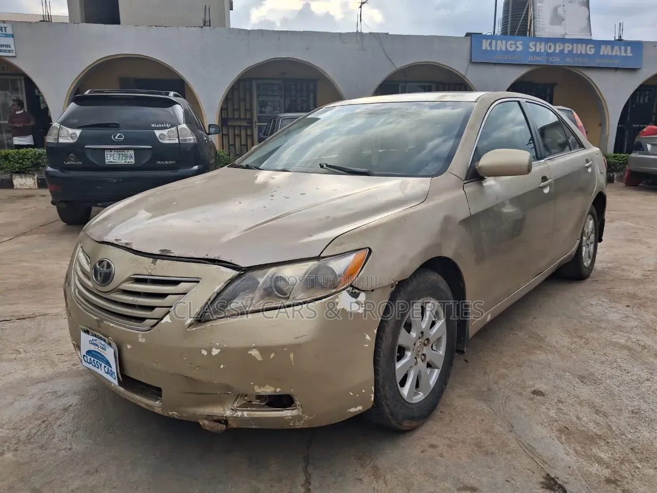 Toyota Camry XLE V6 4dr Sedan (3.5L 6cyl 6AM) 2007 Gold