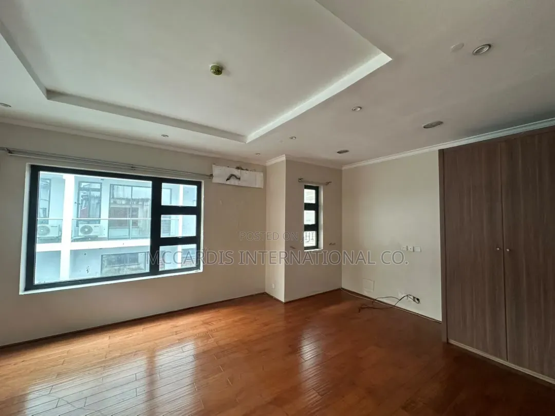4bdrm Townhouse / Terrace in Mekunwen Road Old, Bourdillon for rent