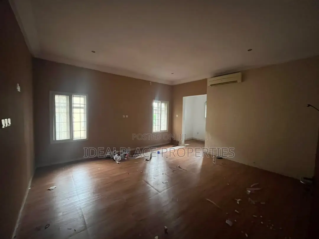 5bdrm House in Lekki Phase 1 for rent