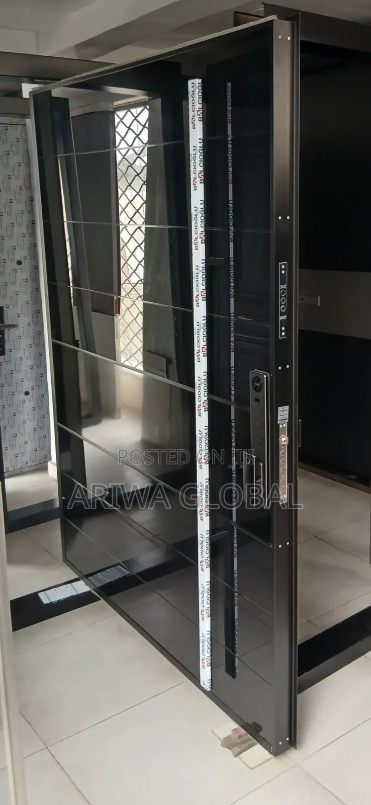 Pivot Door Glass Surface Luxury Security Door.