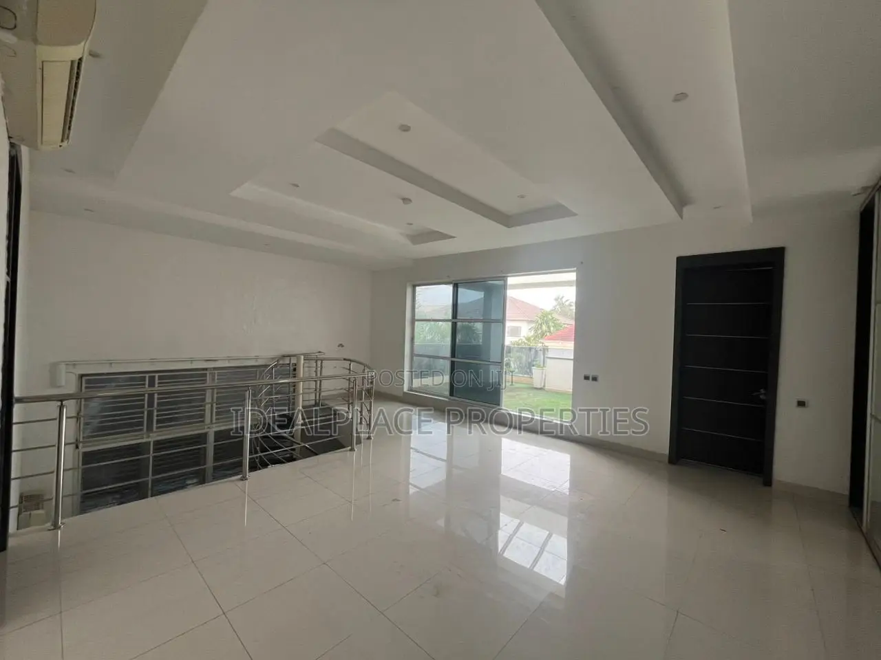 5bdrm House in Banana Island for rent