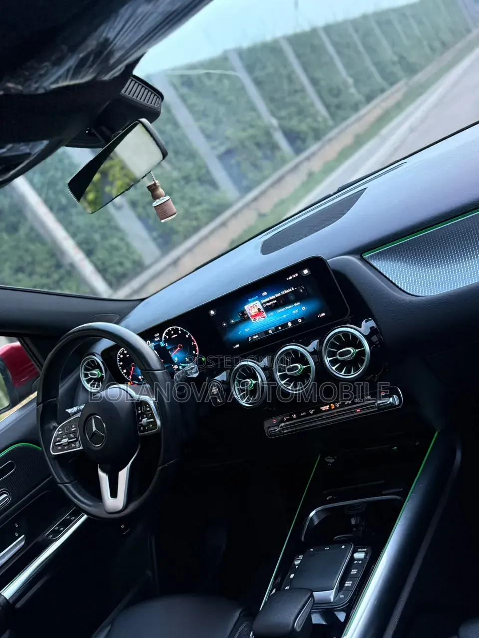 Mercedes-Benz GLA 250 2021 Red