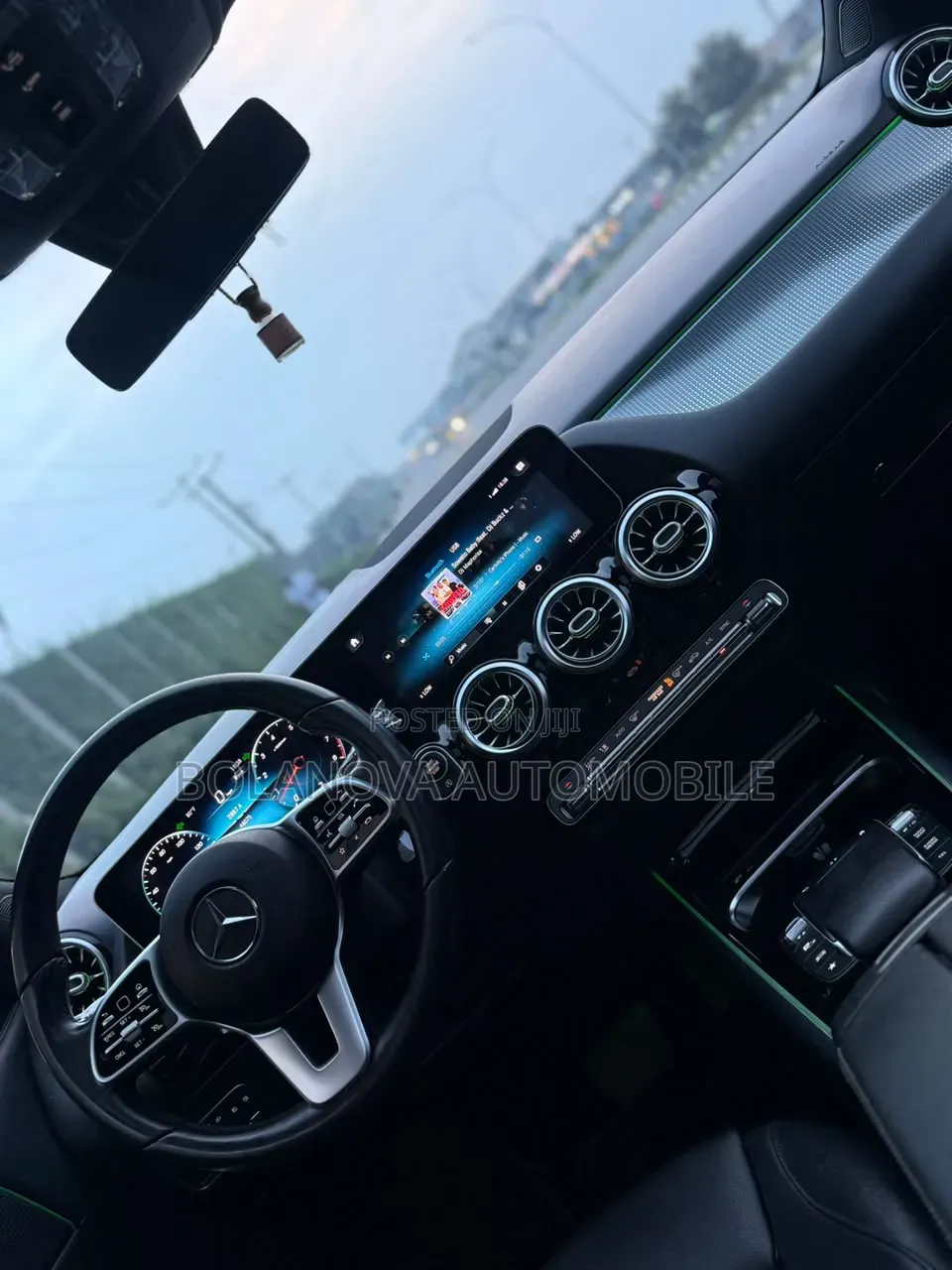 Mercedes-Benz GLA 250 2021 Red
