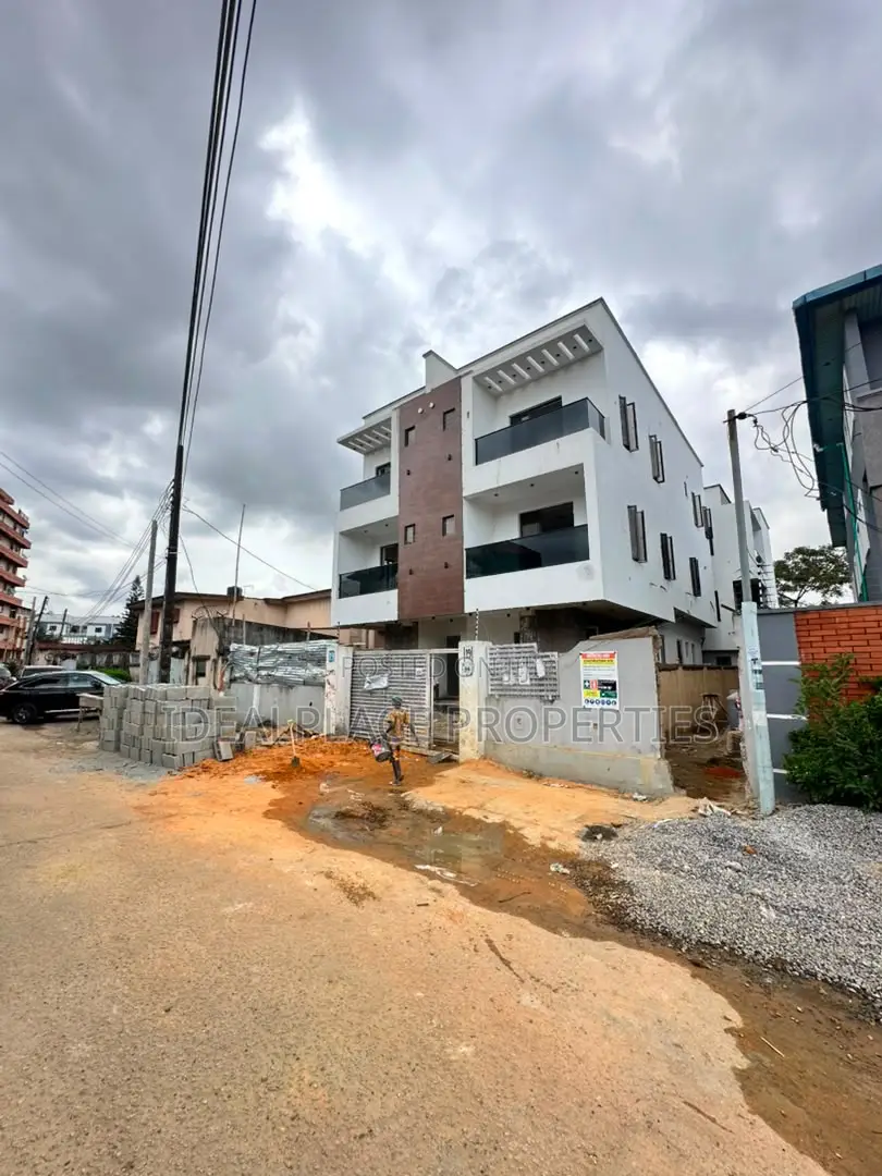 4bdrm Duplex in Adeniyi Jones for sale