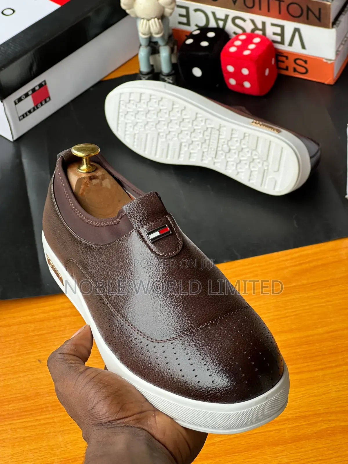 Tommy Hilfiger Black/Brown Loafers/Shoes OS 3f