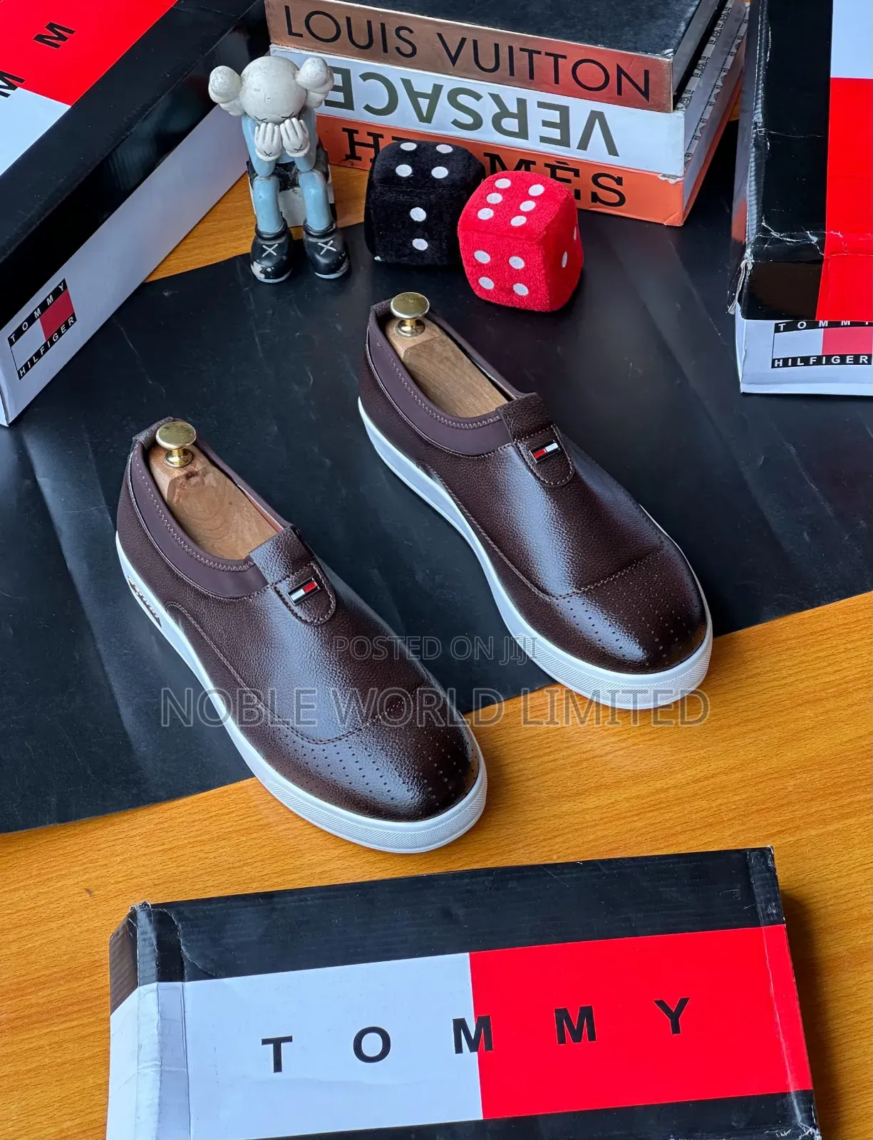 Tommy Hilfiger Black/Brown Loafers/Shoes OS 3f