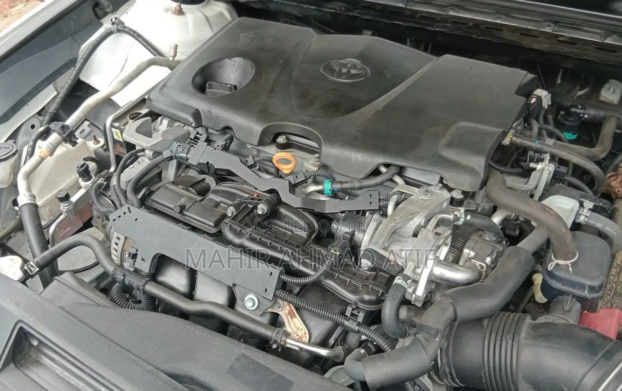 Toyota Camry XSE FWD (2.5L 4cyl 8AM) 2018 White