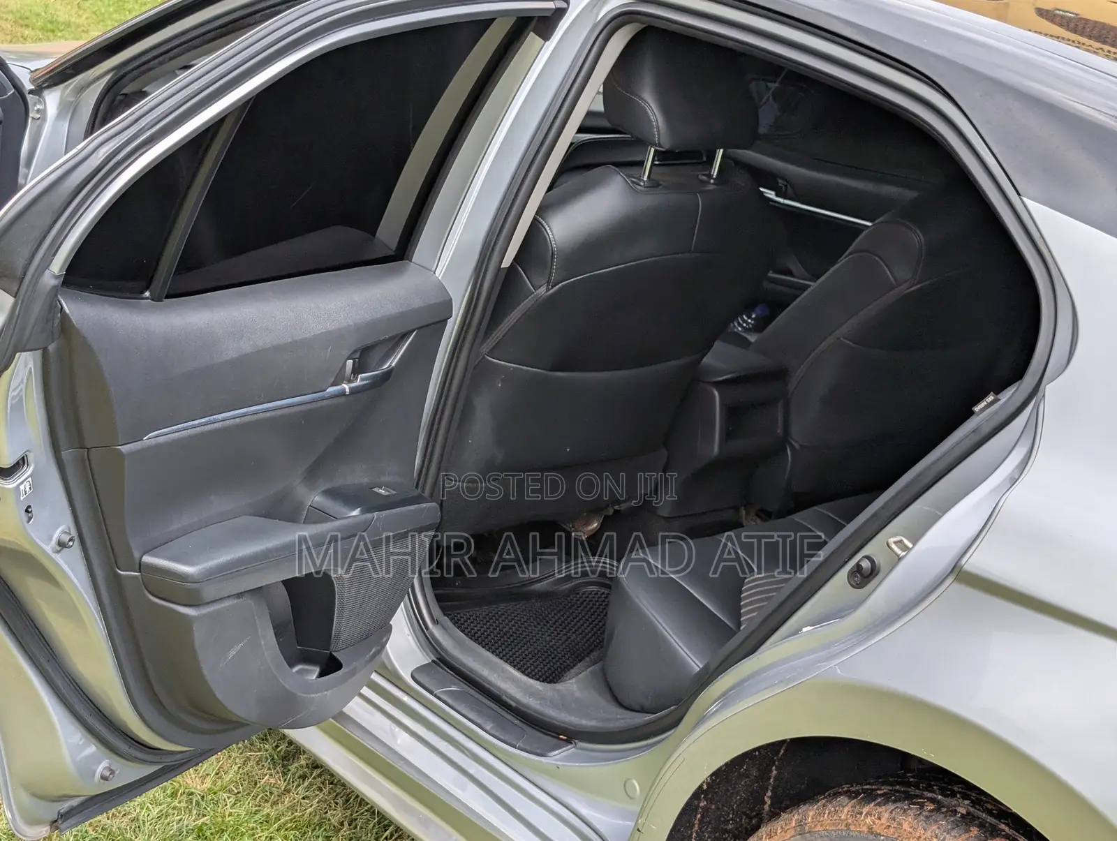 Toyota Camry SE (2.5L 4cyl 8A) 2019 Silver