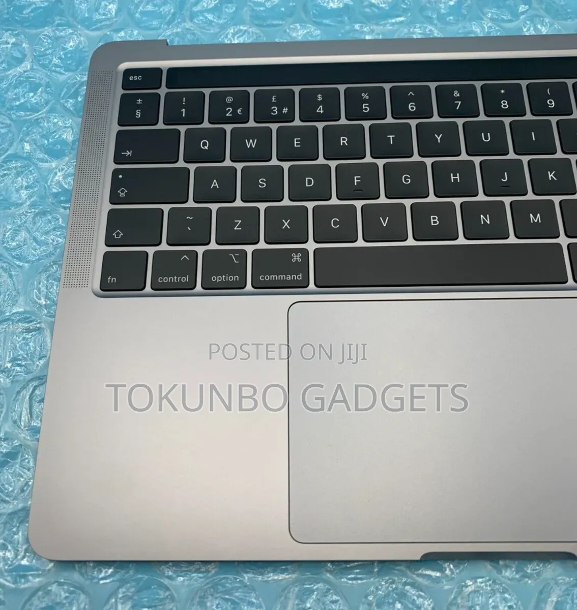 MacBook Pro 13" 2020 Palmrest Top Case,Keyboard,Battery,Touch Bar