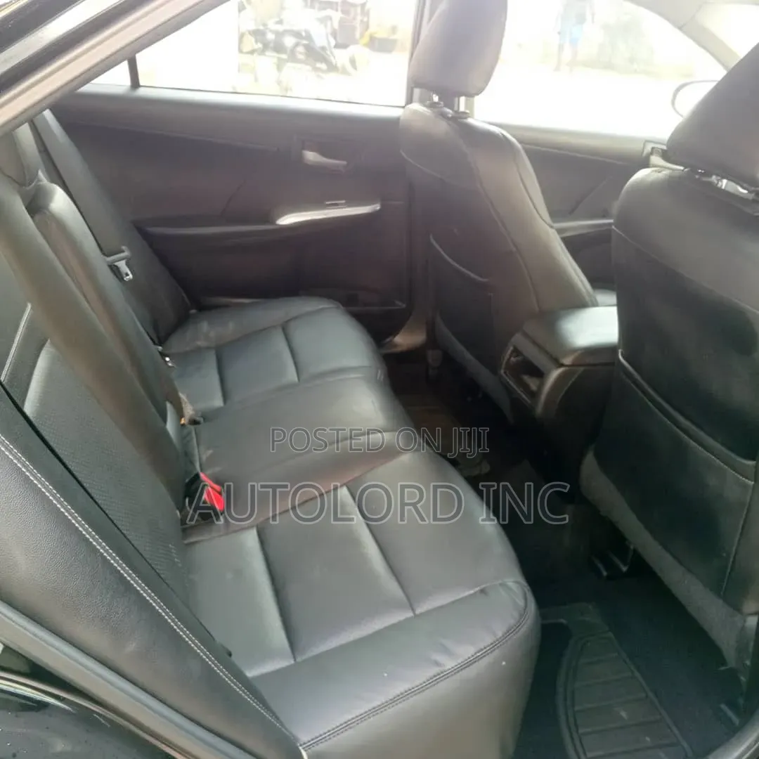Toyota Camry SE 4dr Sedan (2.5L 4cyl 6A) 2013 Black