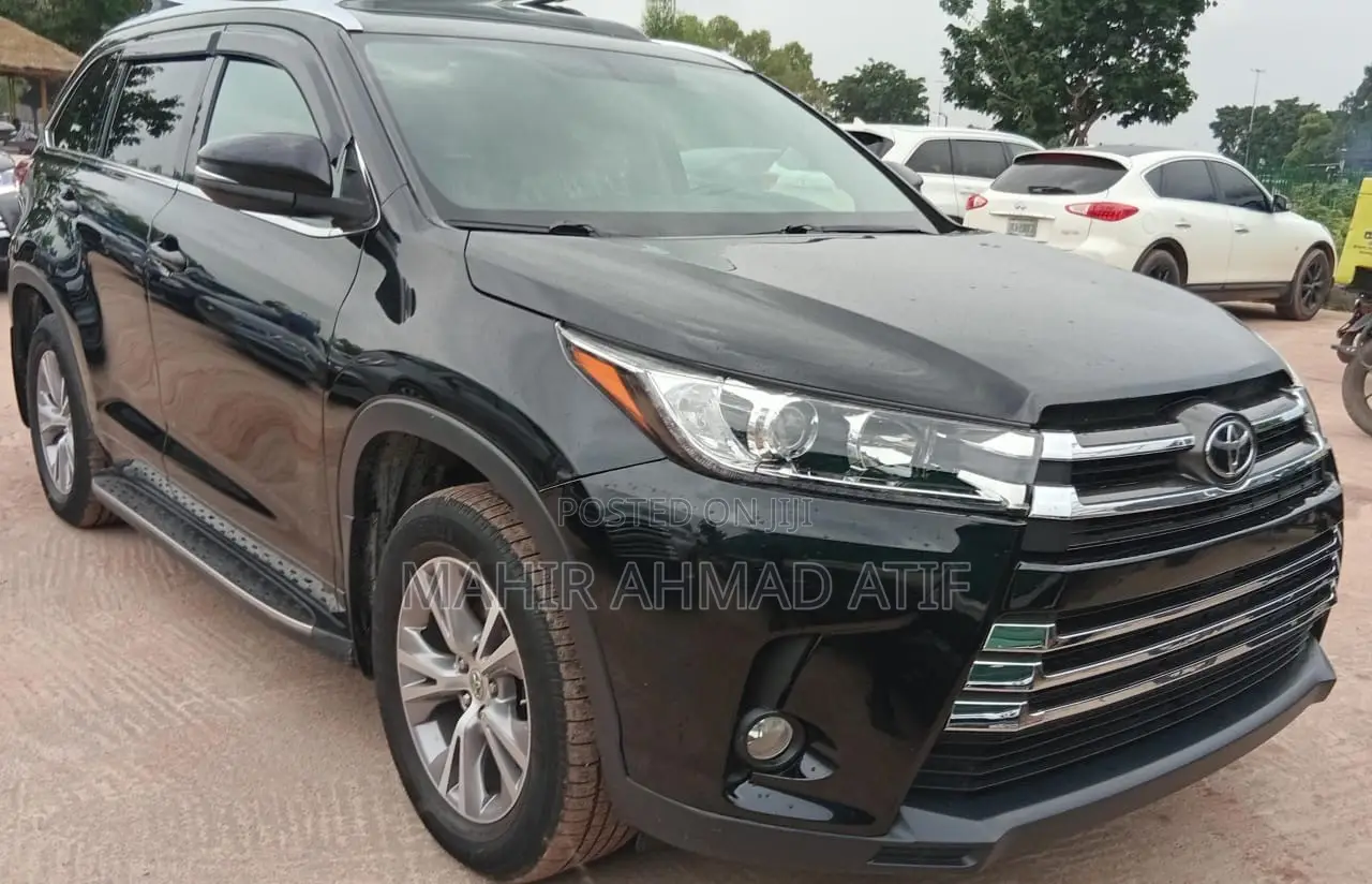 Toyota Highlander XLE 4x4 V6 (3.5L 6cyl 8A) 2018 Black