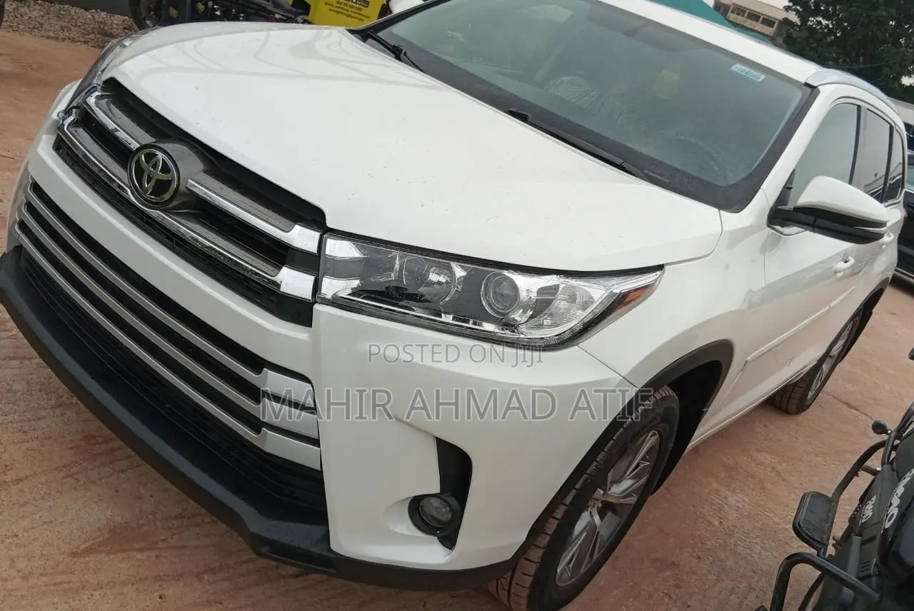 Toyota Highlander XLE 4x4 V6 (3.5L 6cyl 8A) 2018 White