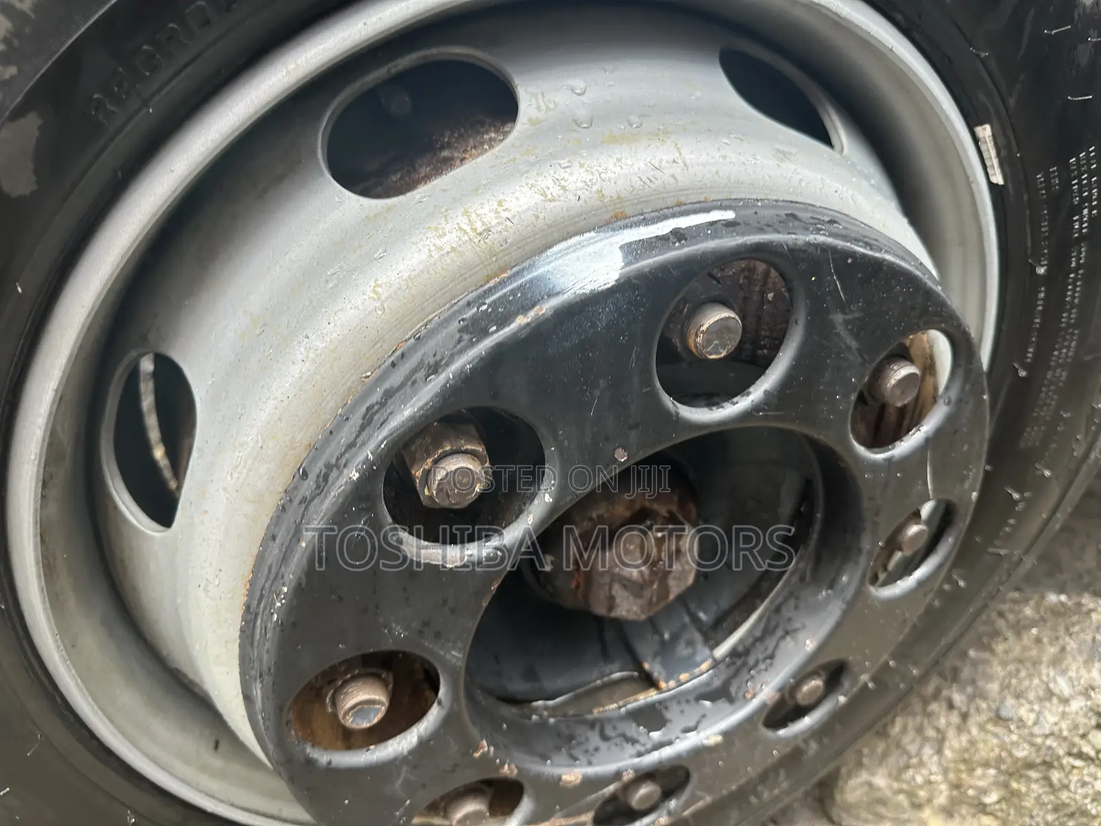 Mercedes Benz 8 Bolts
