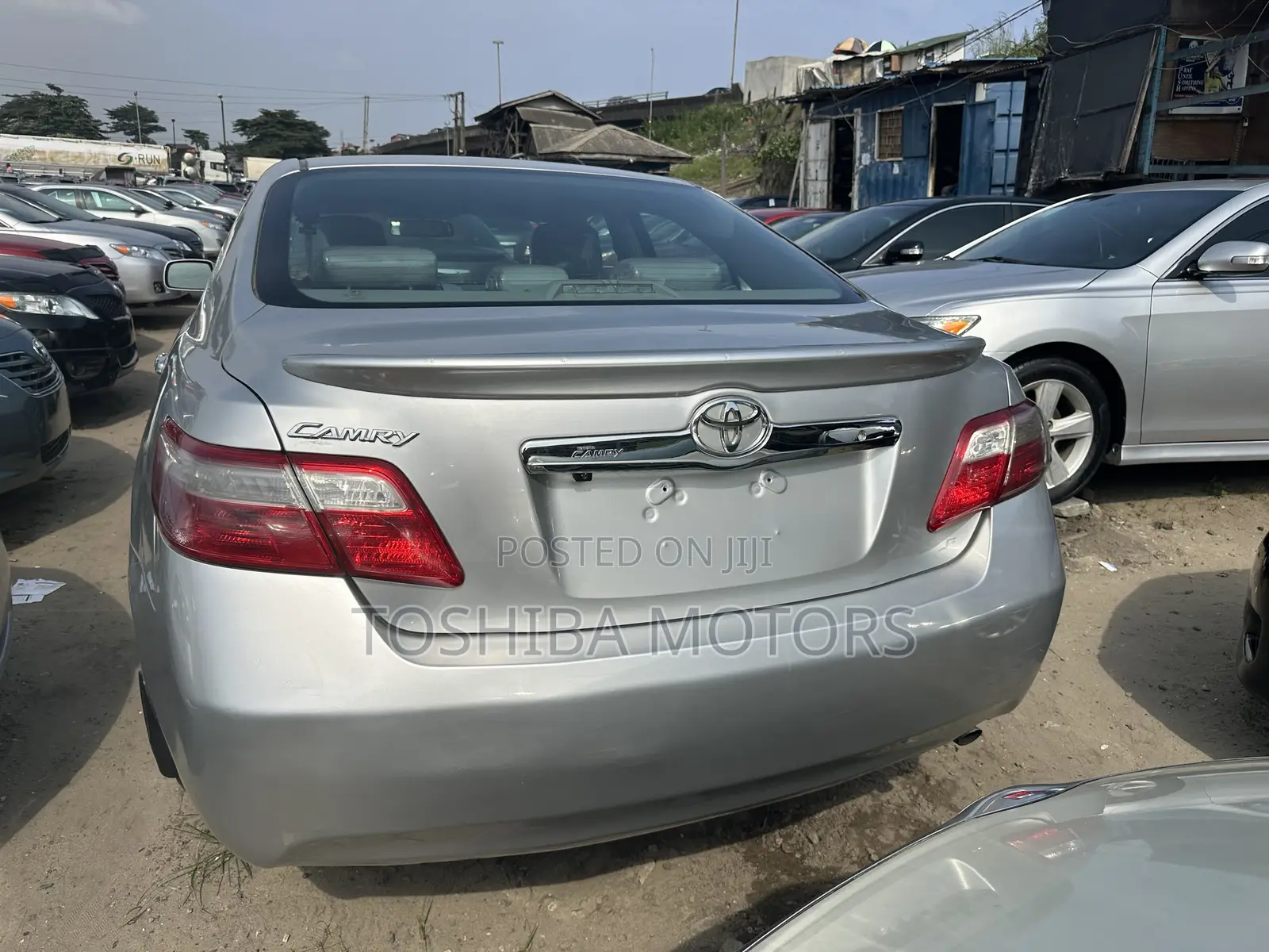 Toyota Camry LE 4dr Sedan (2.5L 4cyl 6A) 2011 Silver