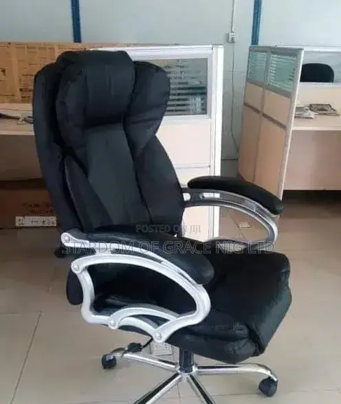 Boss Office Chair With Padded Hands