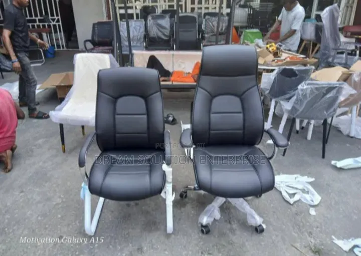 Quality Imported Office Swivel Chair With Visitor