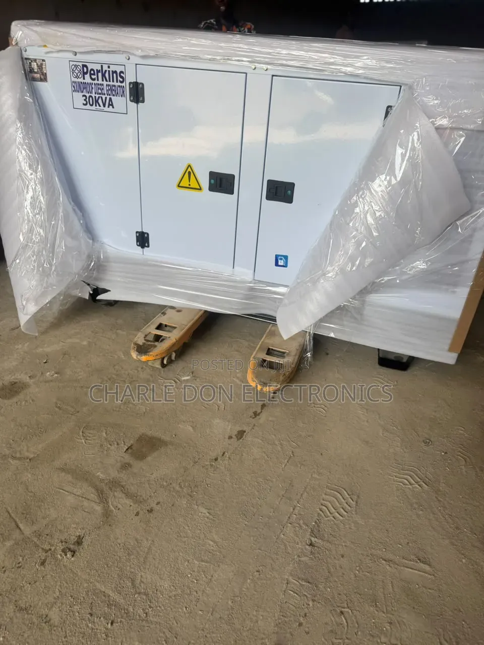 Original Perkins 30kva Diesel Soundproof Generator