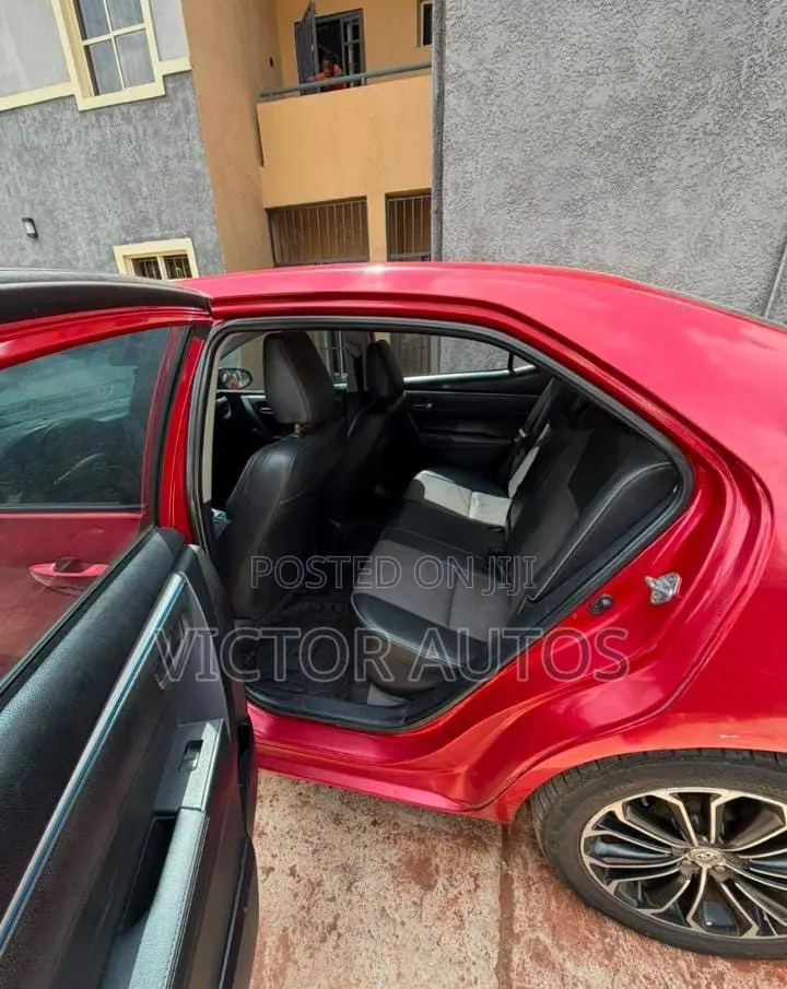 Toyota Corolla 2015 Red