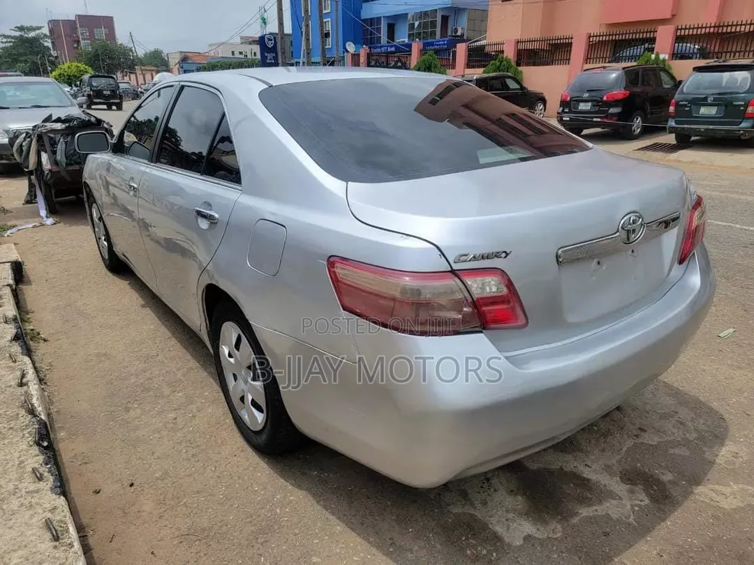 Toyota Camry 2009 Silver