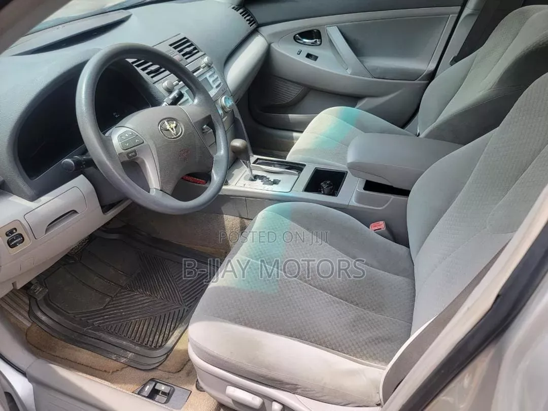 Toyota Camry 2009 Silver