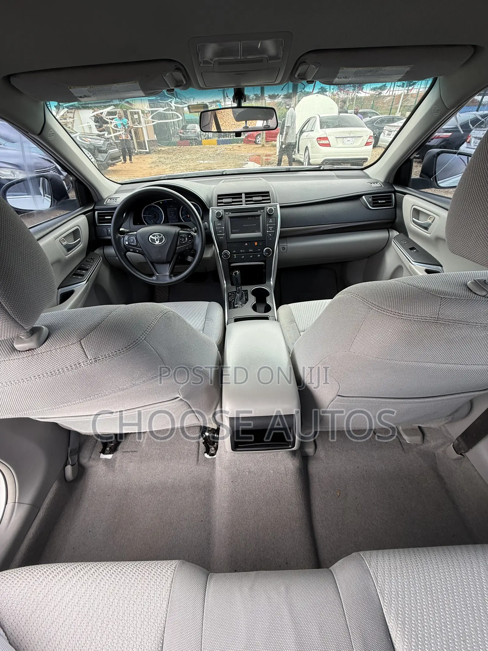 Toyota Camry LE 4dr Sedan (2.5L 4cyl 6A) 2016 White