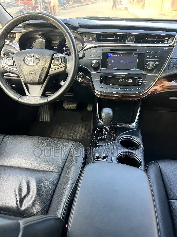 Toyota Avalon XLE Premium 4dr Sedan (3.5L 6cyl 6A) 2014 Gold