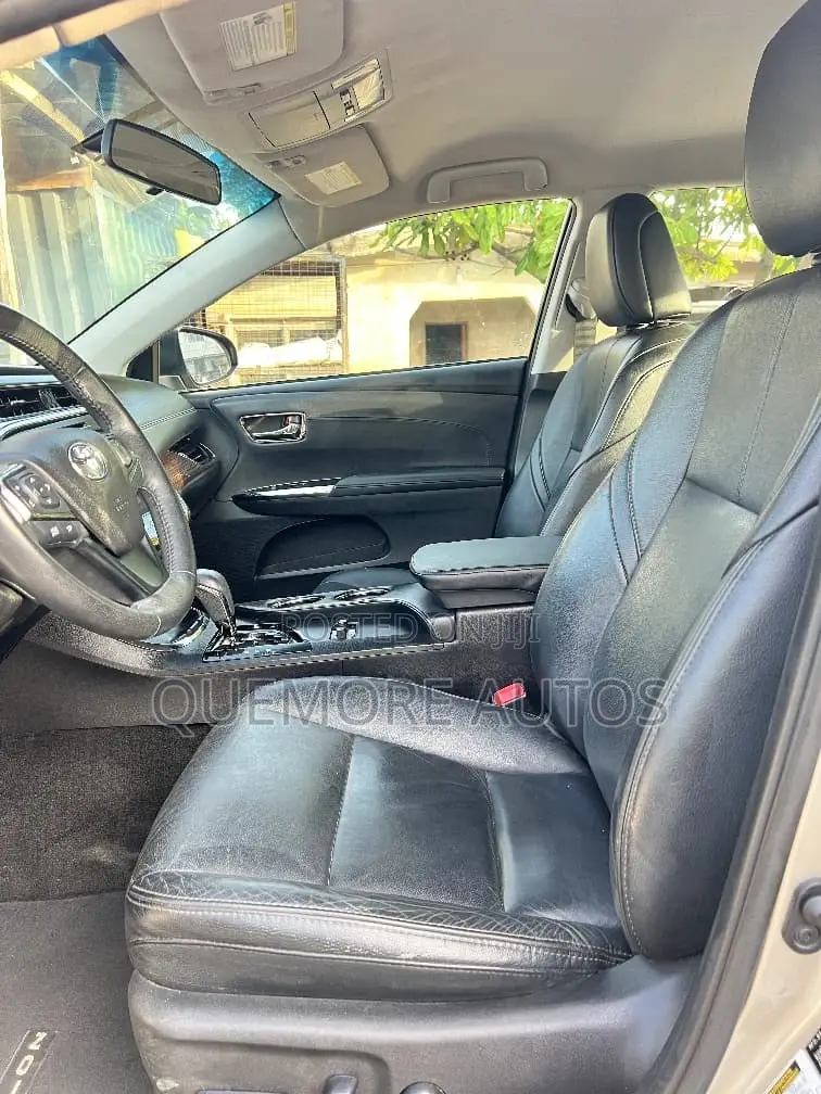 Toyota Avalon XLE Premium 4dr Sedan (3.5L 6cyl 6A) 2014 Gold