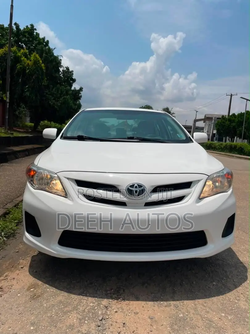 Toyota Corolla 2011 White