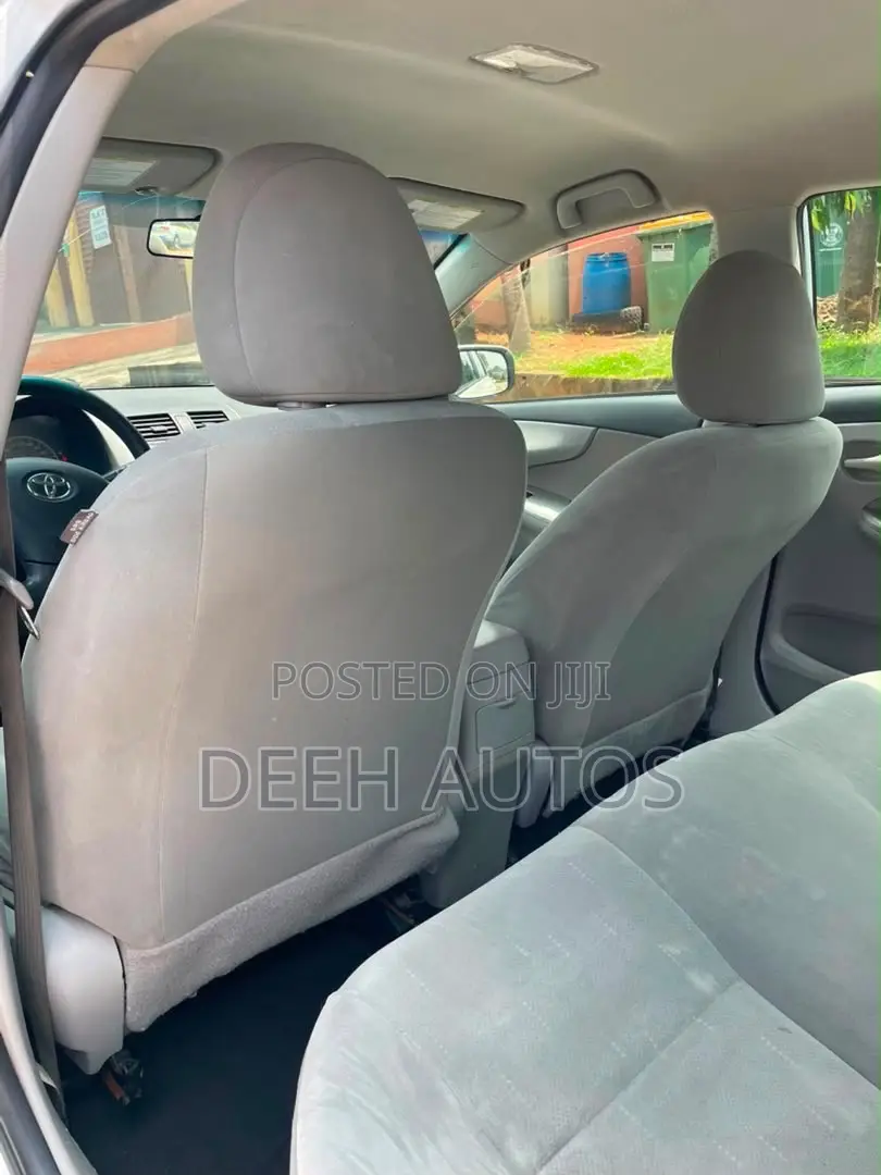 Toyota Corolla 2011 White