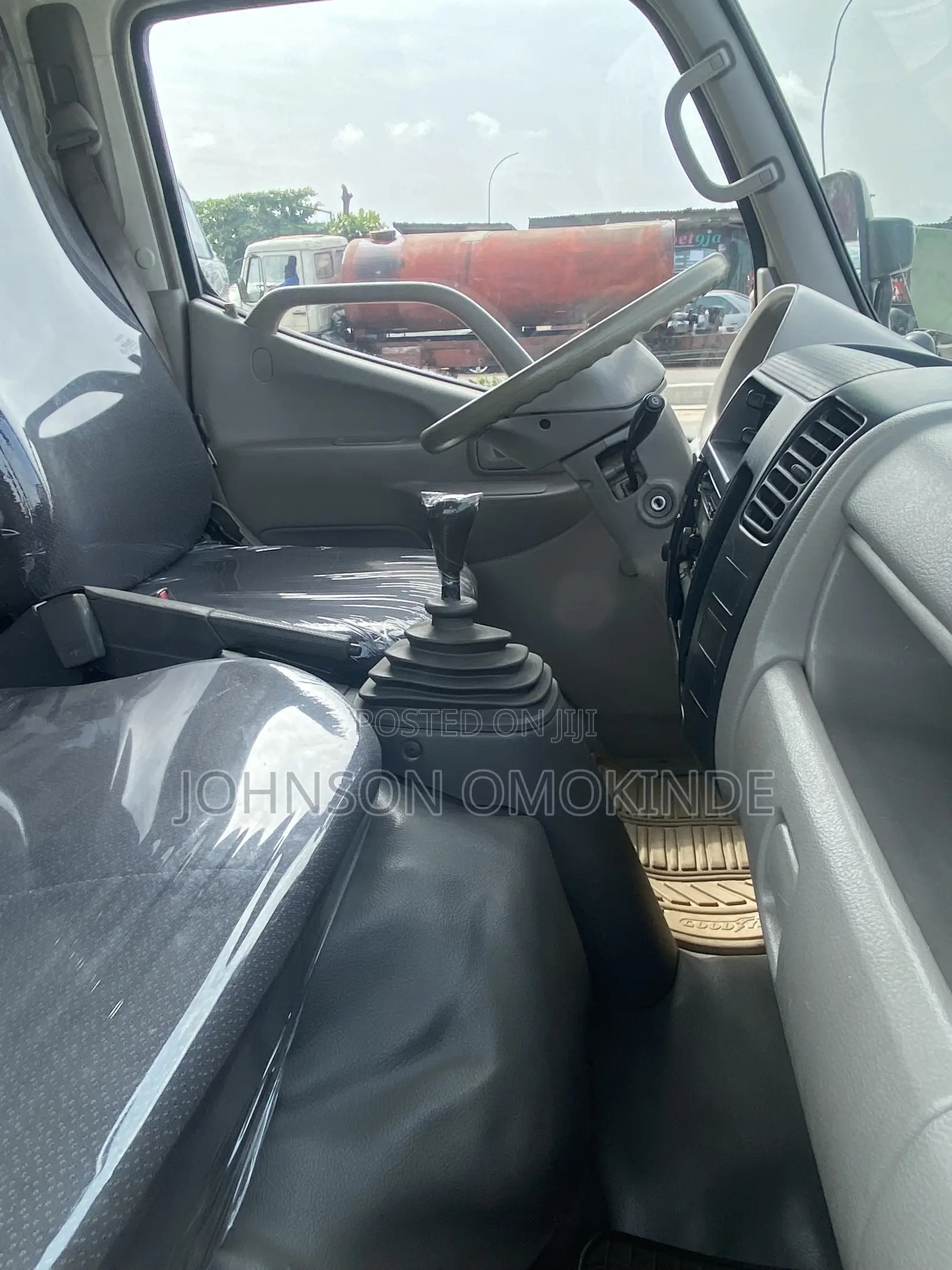 Toyota Dyna Double Cabin Pickup/Tarpaulin Back