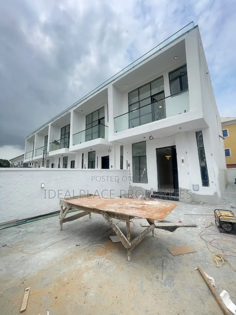 4bdrm Townhouse/Terrace in Sangotedo for sale