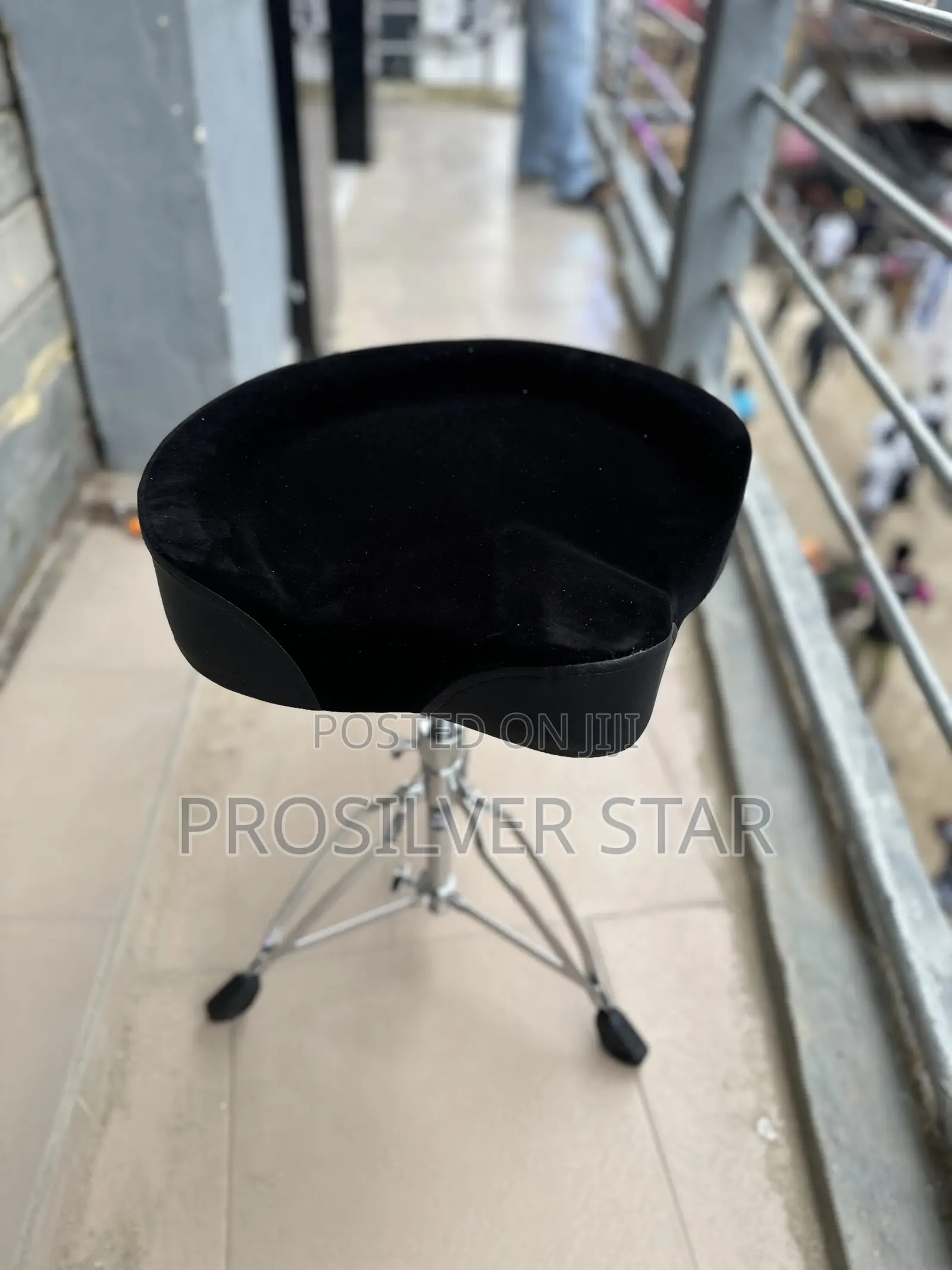 Black Adjustable Drum Throne / Musician Stool
