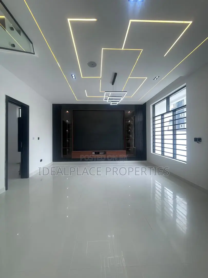 4bdrm Duplex in Sangotedo for sale