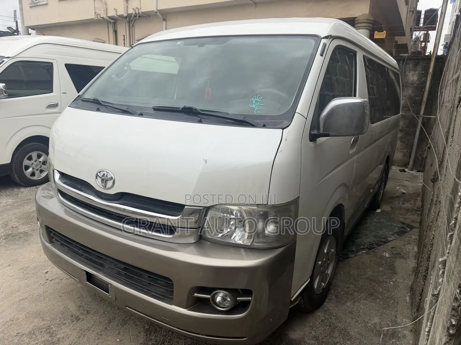 Toyota HiAce 2012 White