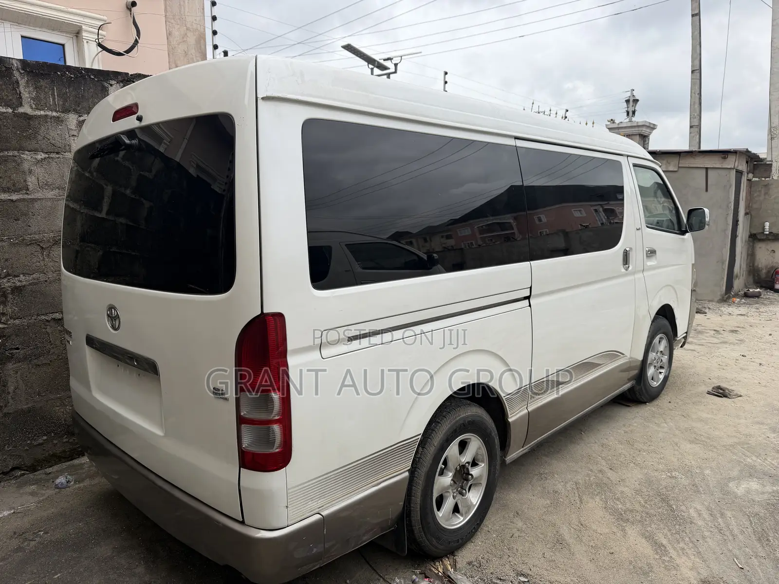 Toyota HiAce 2012 White
