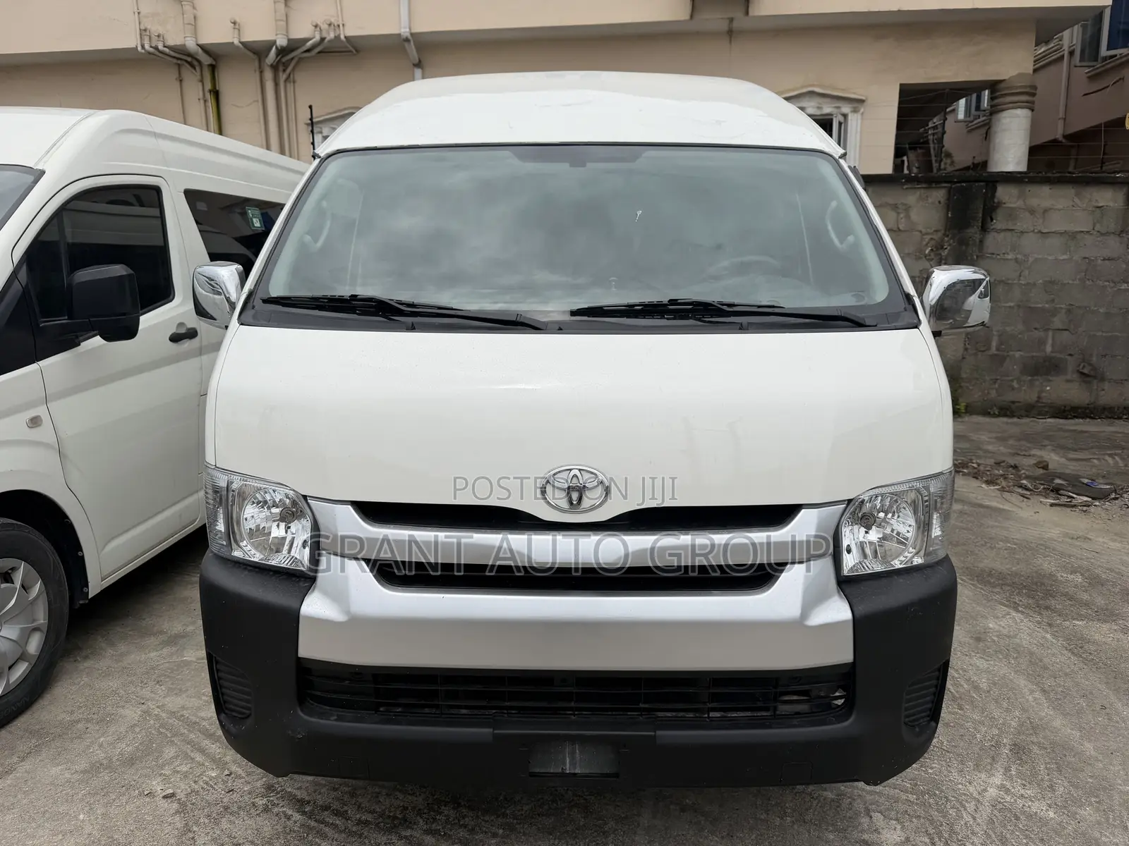 Toyota HiAce 2015 White