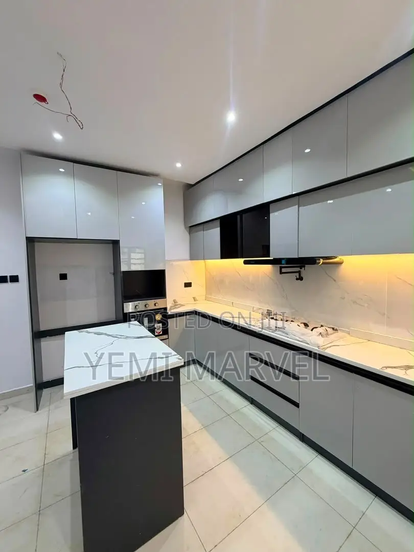 4bdrm Duplex in Carlton Gate Estate, for sale