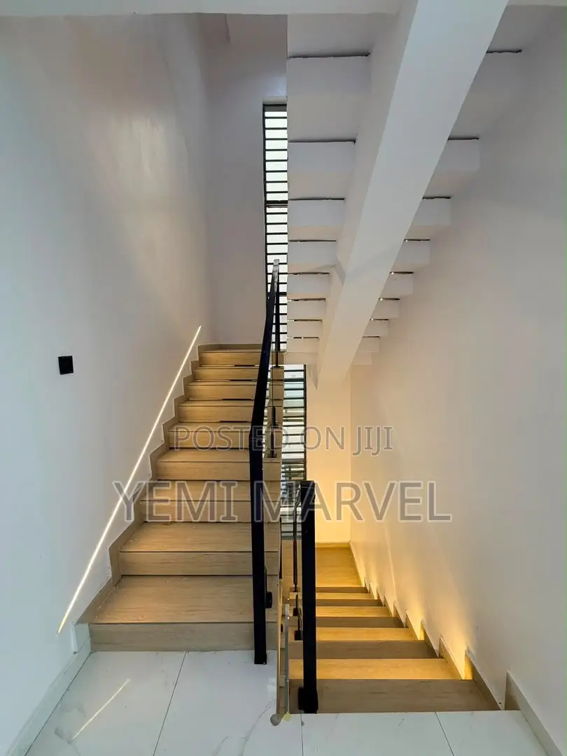 4bdrm Duplex in Carlton Gate Estate, for sale