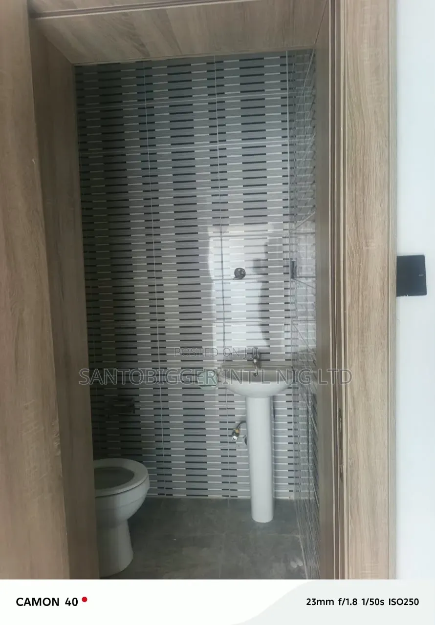 2bdrm Block of Flats in Santobigger, Sabon Lugbe for rent