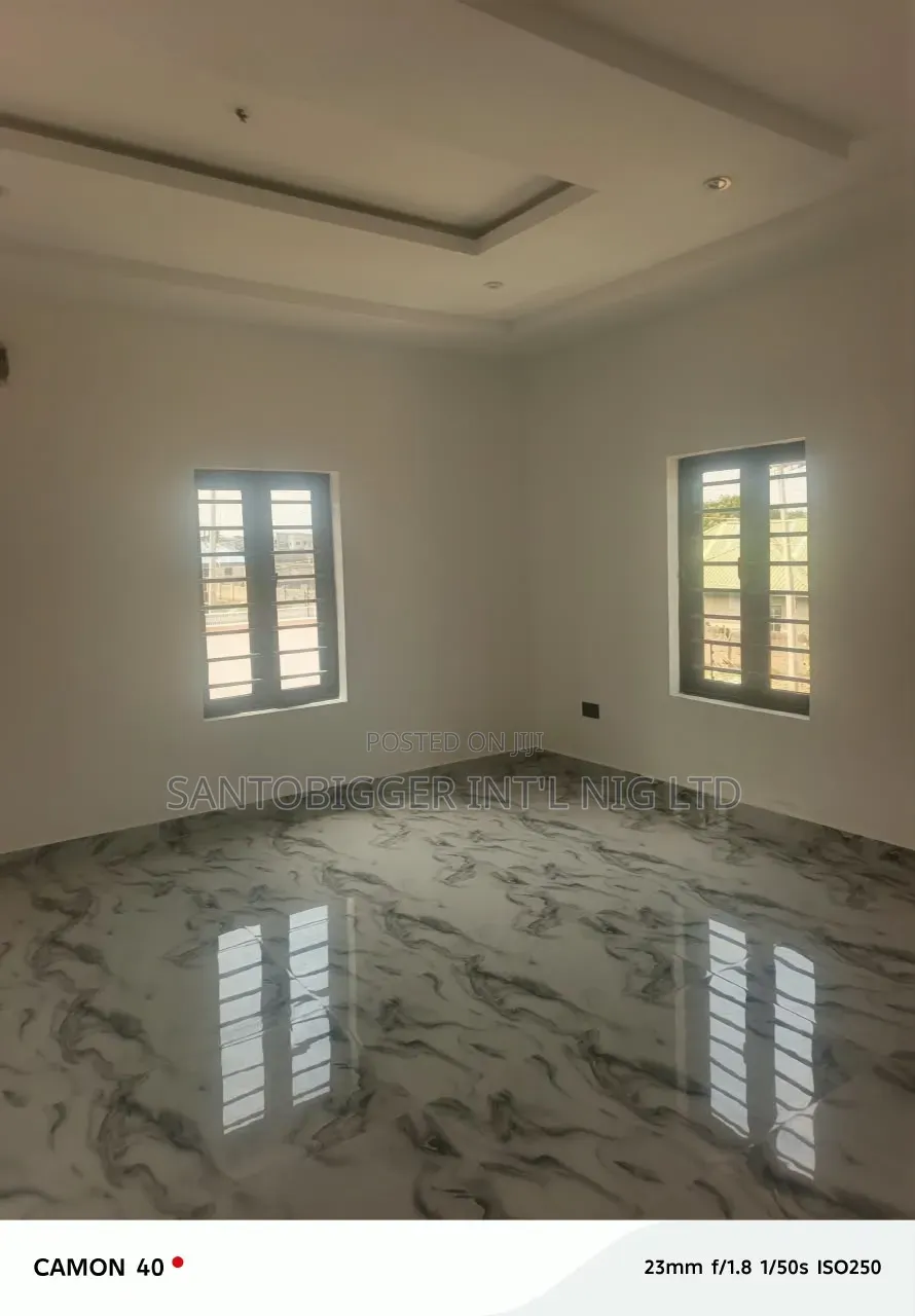 2bdrm Block of Flats in Santobigger, Sabon Lugbe for rent