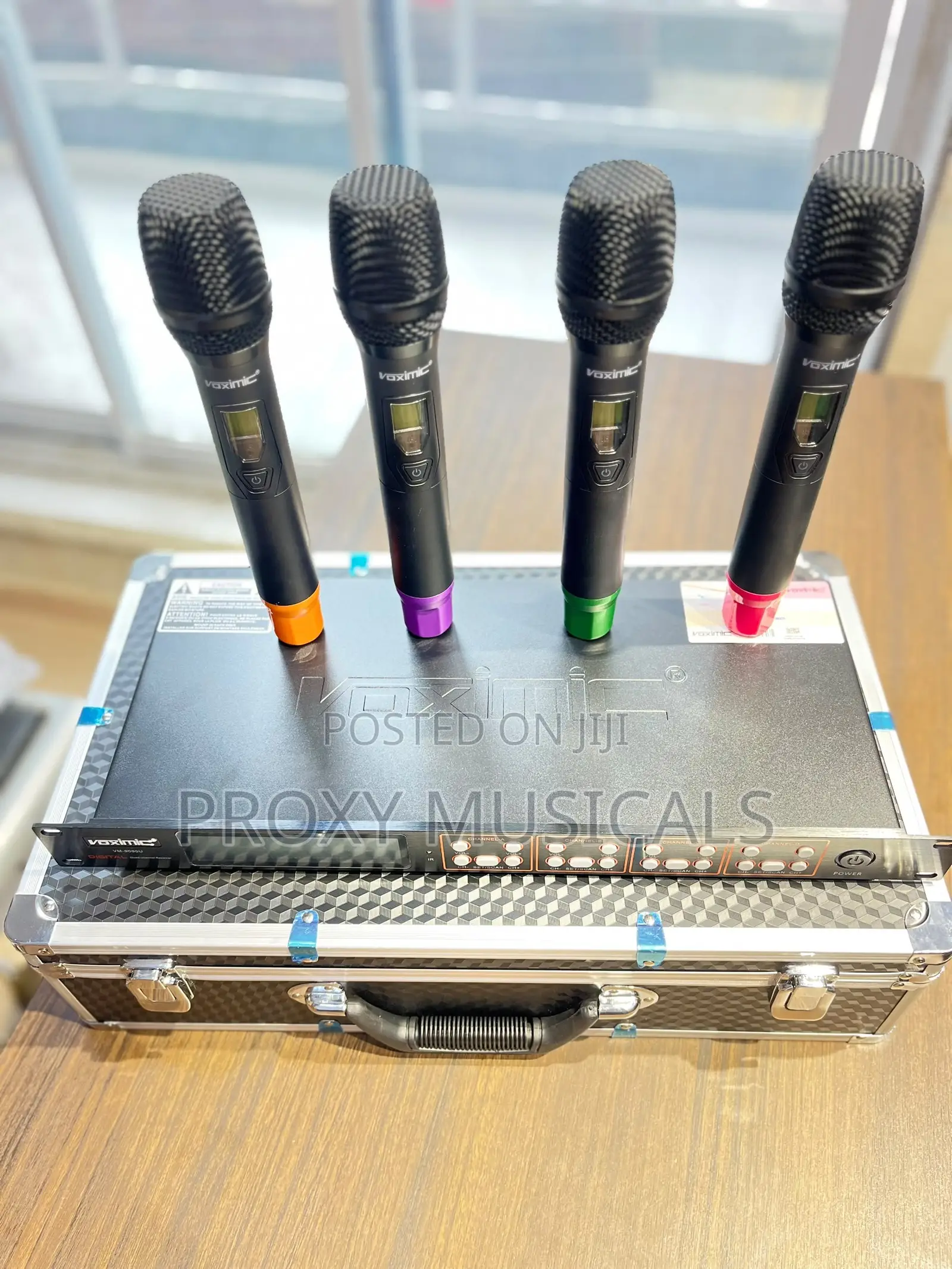 Voximic VM-9090U 4-in-1 Wireless Microphone