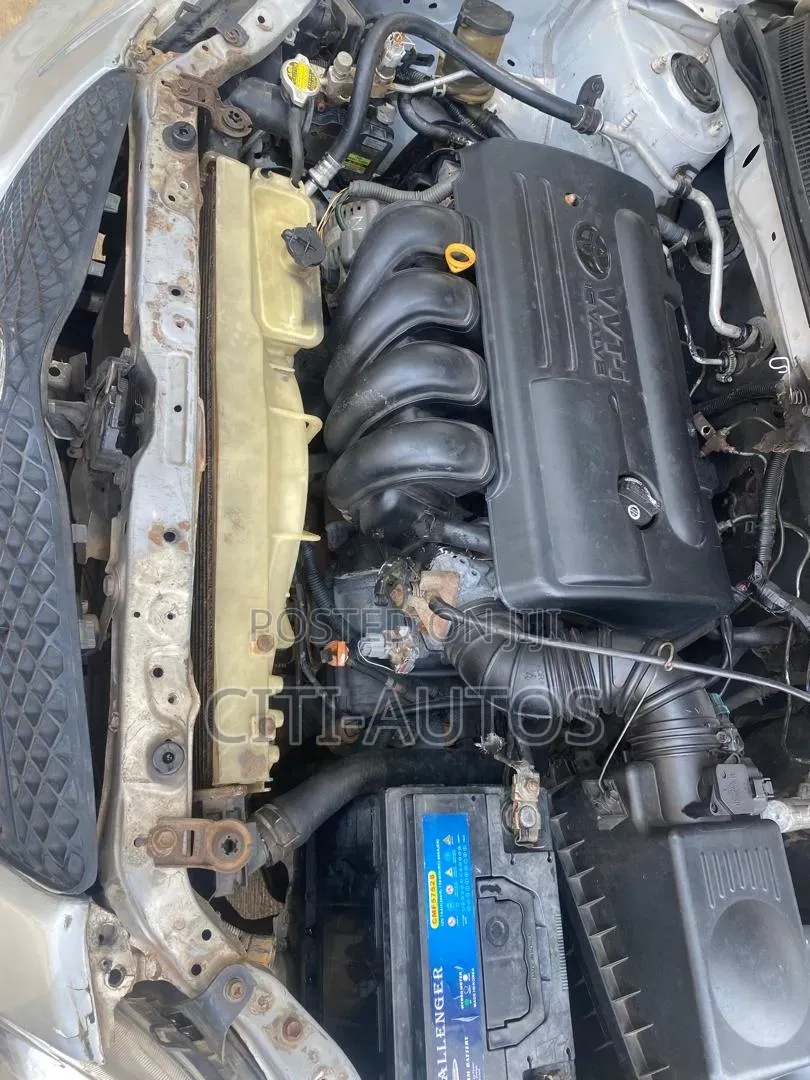Toyota Corolla 2004 Silver