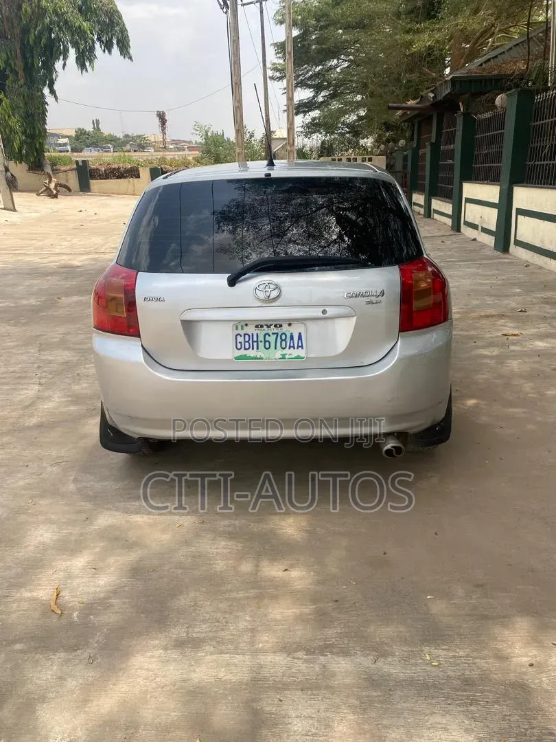 Toyota Corolla 2004 Silver