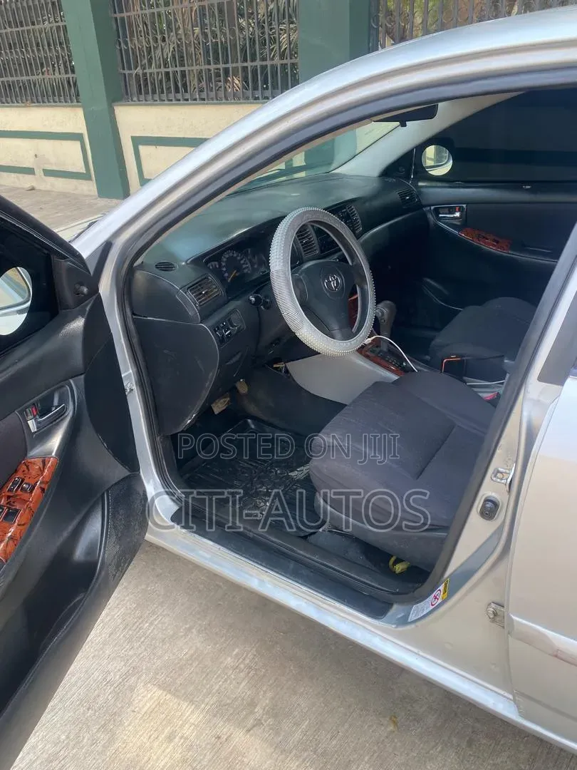 Toyota Corolla 2004 Silver