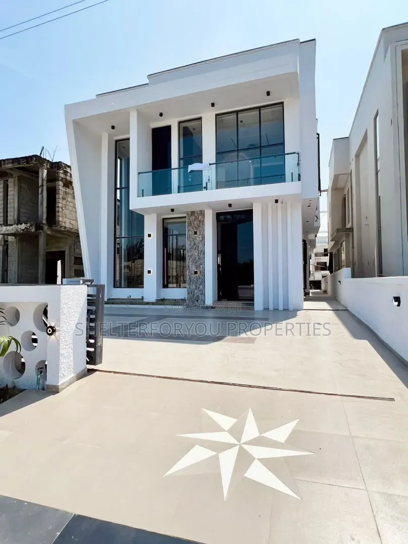 5bdrm Duplex in Lekki Expressway for sale